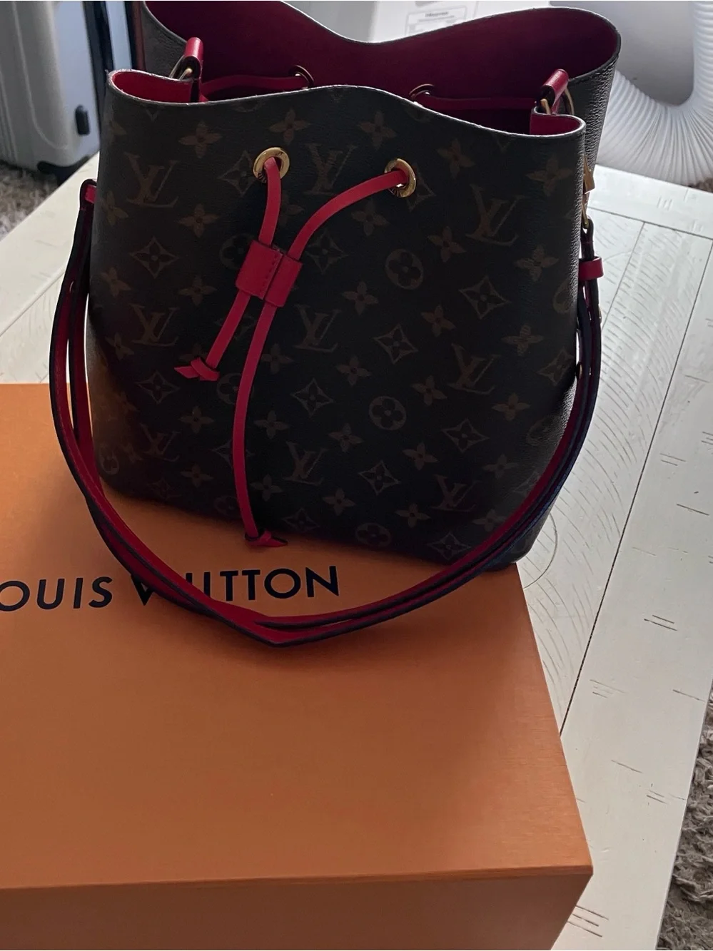 Louis Vuitton  neonoe MM monogram with freesia Trim and linings